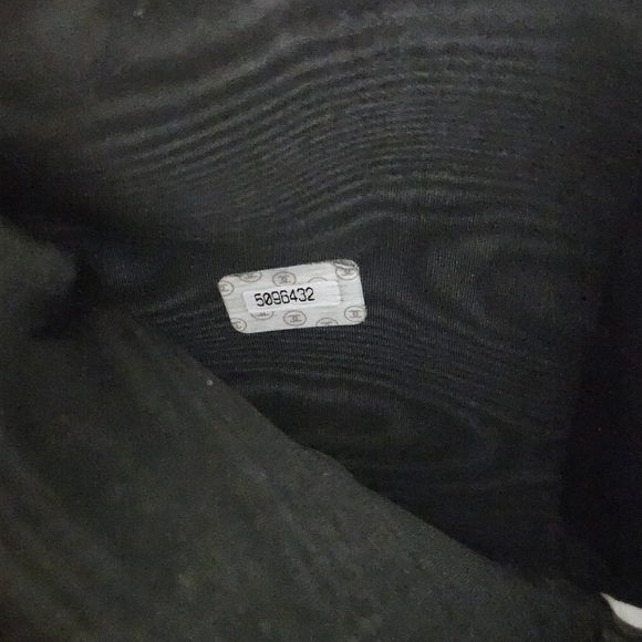 Authentic Chanel Black Lambskin Wallet On Silver Chain Vintage - Picture 3 of 10